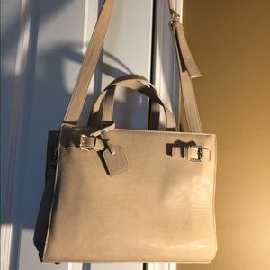 Multiple pockets purse